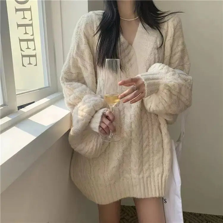 Women's Cozy V-Neck Knit Sweater - Warm & Stylish for Fall/Winter