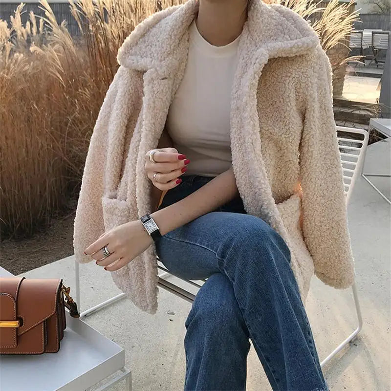 Women's Vintage Faux Lamb Fur Coat – Warm & Stylish Winter Essential